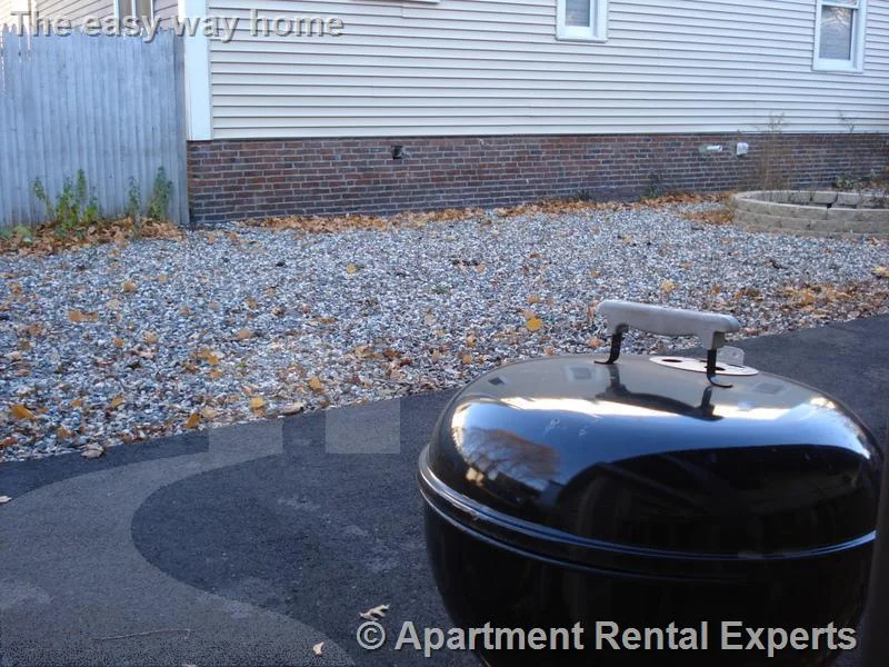 2 bed, 1 bath apartment for rent at 21A Suffolk St, Central Square — photo 9 of 12