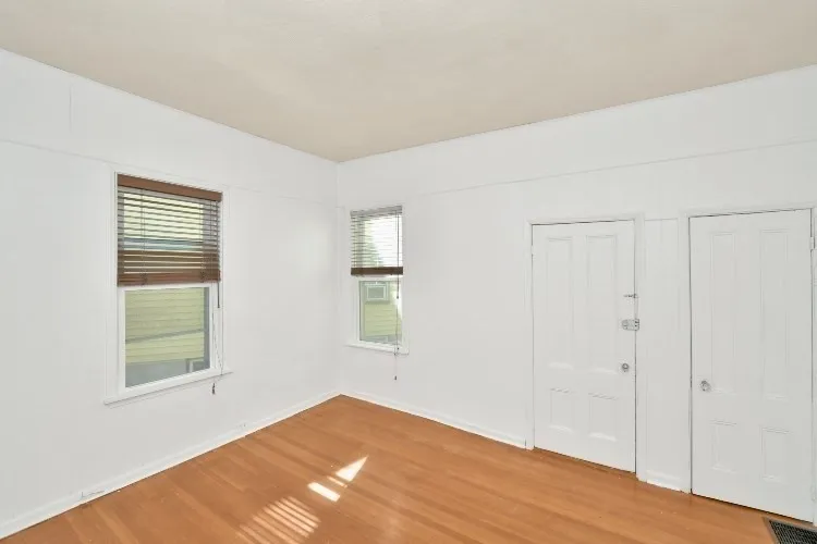 1 bed, 1 bath apartment for rent at 22 1/2 Wesley Park Unit 1, Prospect Hill — photo 10 of 17