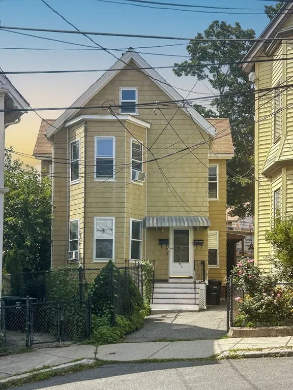 1 bed, 1 bath apartment for rent at 22 1/2 Wesley Park Unit 1, Prospect Hill — photo 1 of 17