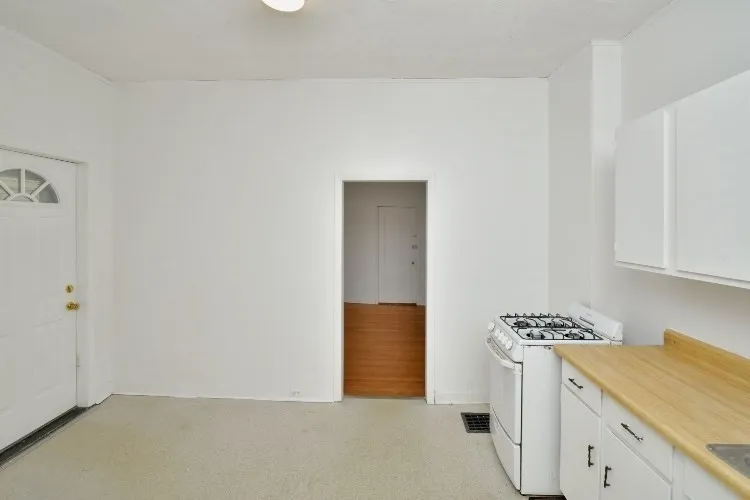 1 bed, 1 bath apartment for rent at 22 1/2 Wesley Park Unit 1, Prospect Hill — photo 12 of 17