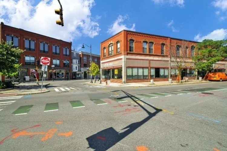 1 bed, 1 bath apartment for rent at 22 1/2 Wesley Park Unit 1, Prospect Hill — photo 16 of 17