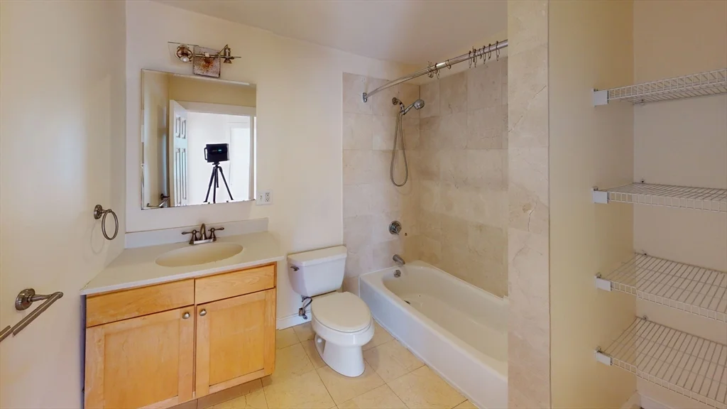 4 bed, 2 bath apartment for rent at 22-24 Broadlawn Park Unit 22, Chestnut Hill — photo 12 of 13