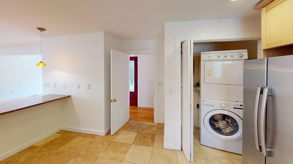 4 bed, 2 bath apartment for rent at 22-24 Broadlawn Park Unit 22, Chestnut Hill — photo 9 of 13