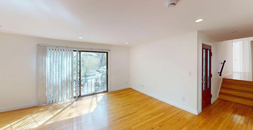 4 bed, 2 bath apartment for rent at 22-24 Broadlawn Park Unit 22, Chestnut Hill — photo 7 of 13