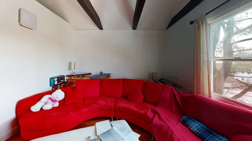 4 bed, 2 bath apartment for rent at 22-24 Broadlawn Park Unit 24, Chestnut Hill — photo 4 of 17
