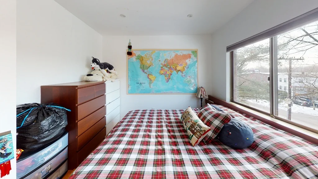 4 bed, 2 bath apartment for rent at 22-24 Broadlawn Park Unit 24, Chestnut Hill — photo 13 of 17