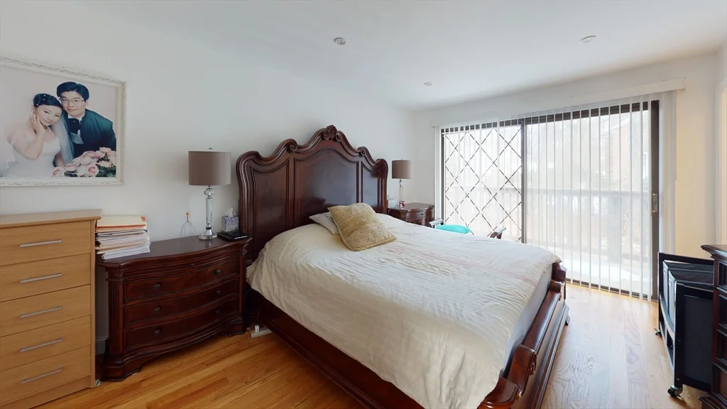 4 bed, 2 bath apartment for rent at 22-24 Broadlawn Park Unit 24, Chestnut Hill — photo 11 of 17