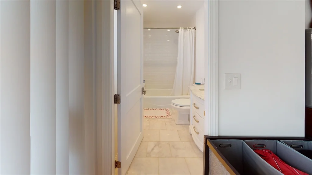 4 bed, 2 bath apartment for rent at 22-24 Broadlawn Park Unit 24, Chestnut Hill — photo 16 of 17