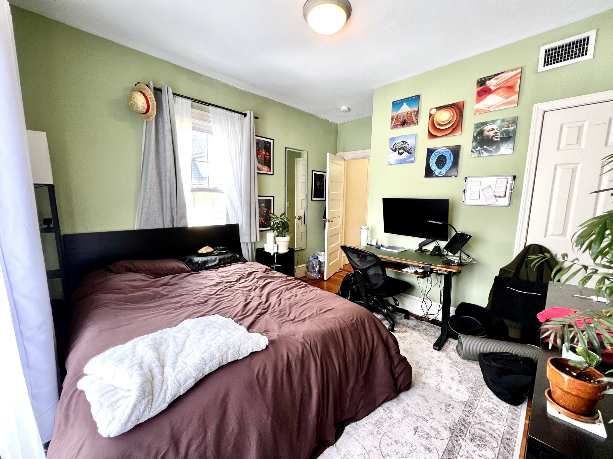 4 bed, 2 bath apartment for rent at 22-24 Burton St Unit 22, Brighton — photo 7 of 18
