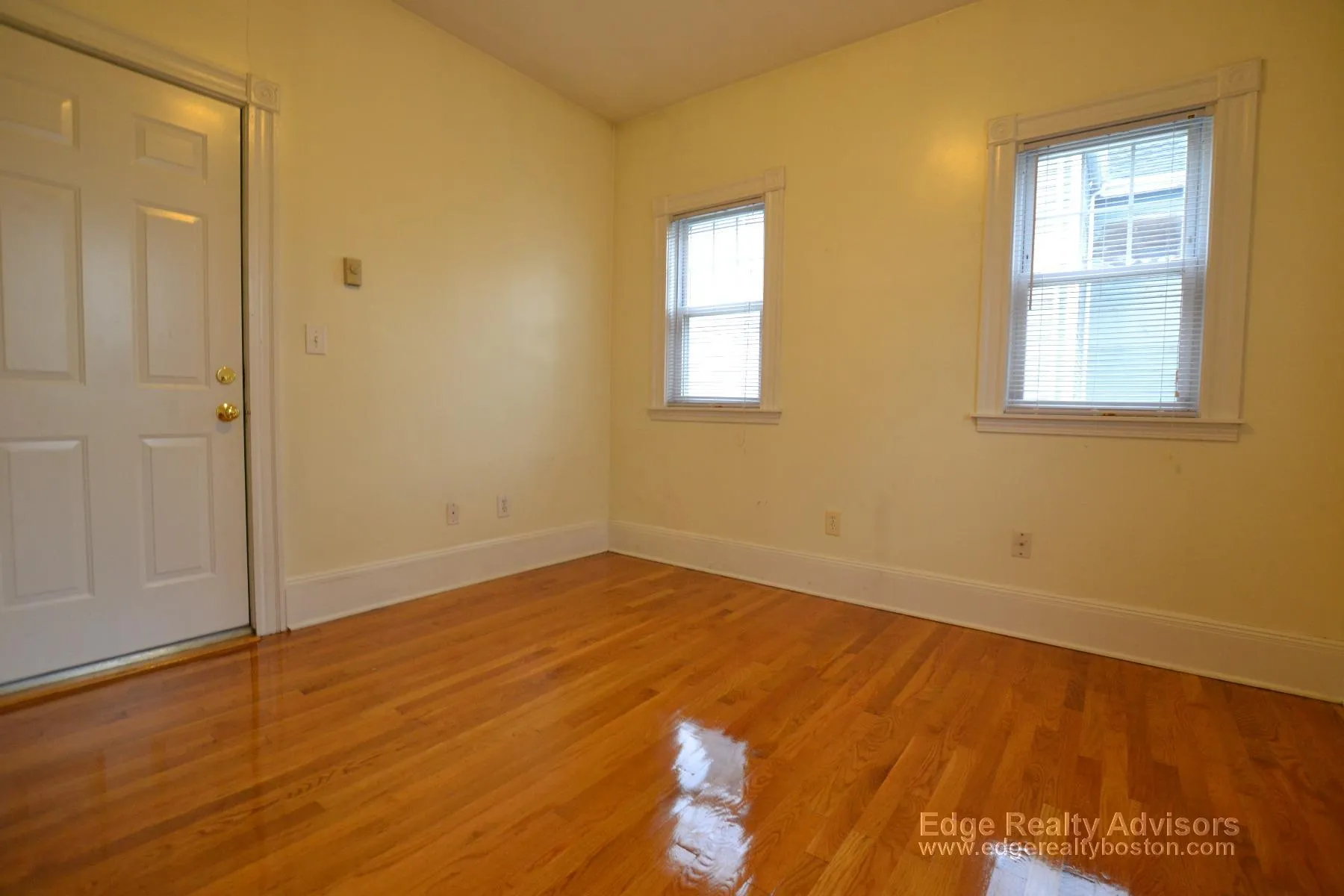4 bed, 2 bath apartment for rent at 22-24 Everett Sq Unit 1, Allston — photo 9 of 12