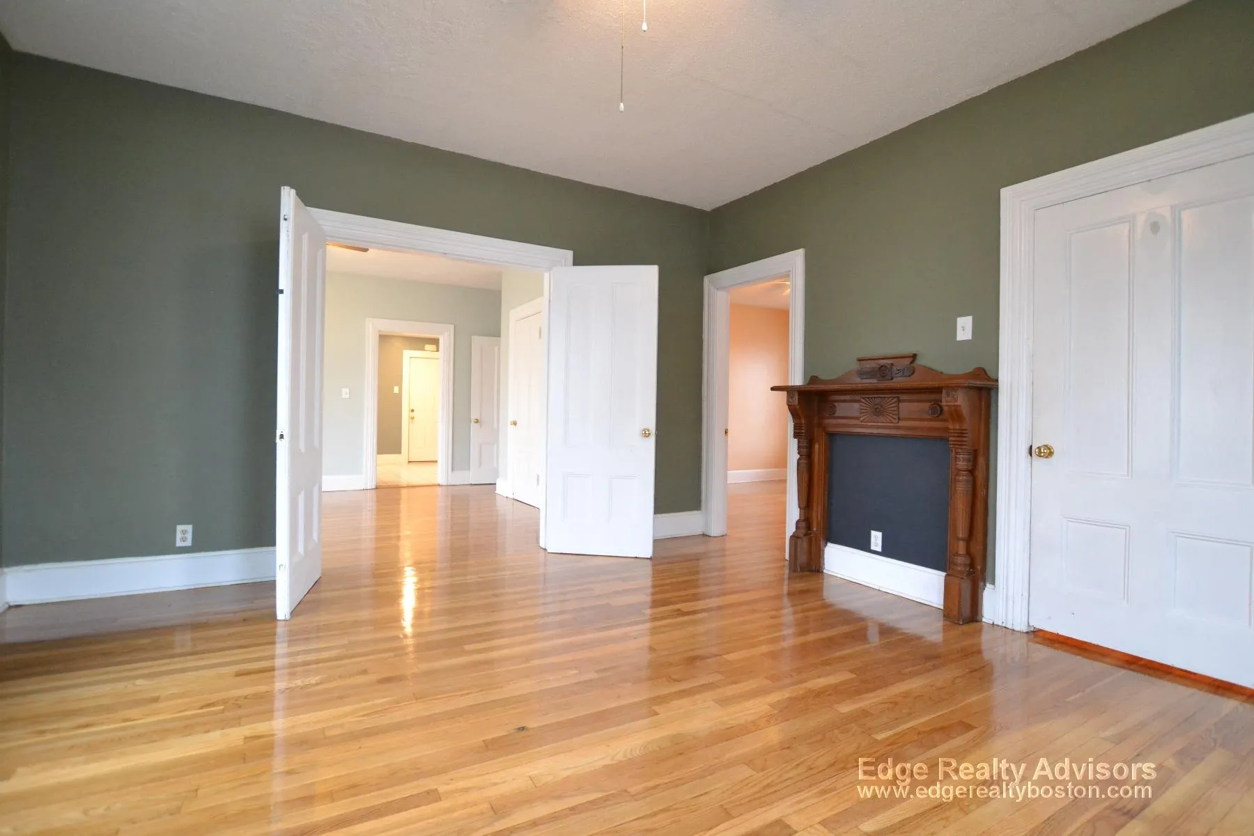 4 bed, 2 bath apartment for rent at 22-24 Everett Sq Unit 1, Allston — photo 5 of 12