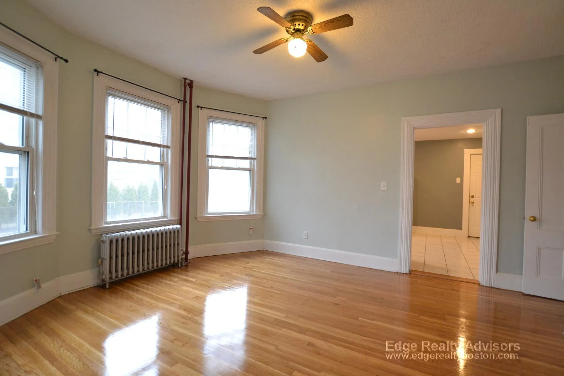 4 bed, 2 bath apartment for rent at 22-24 Everett Sq Unit 1, Allston — photo 3 of 12