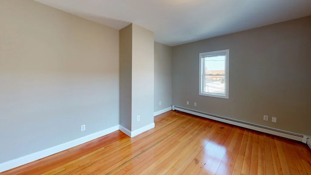 4 bed, 1 bath apartment for rent at 22-24 Kelley Ct Unit 22, Brighton — photo 5 of 11