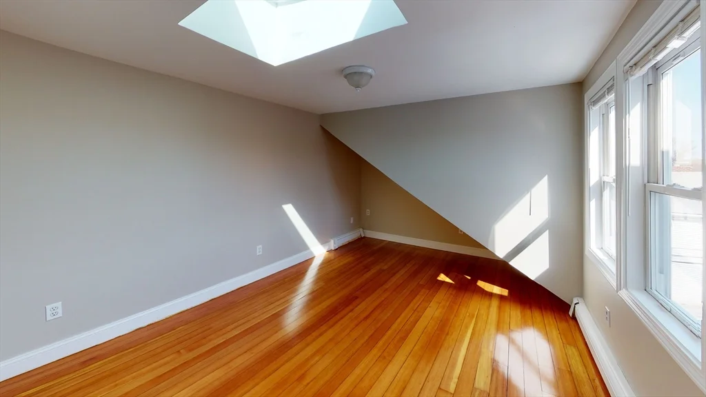 4 bed, 1 bath apartment for rent at 22-24 Kelley Ct Unit 22, Brighton — photo 3 of 11
