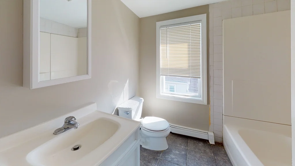 4 bed, 1 bath apartment for rent at 22-24 Kelley Ct Unit 22, Brighton — photo 10 of 11