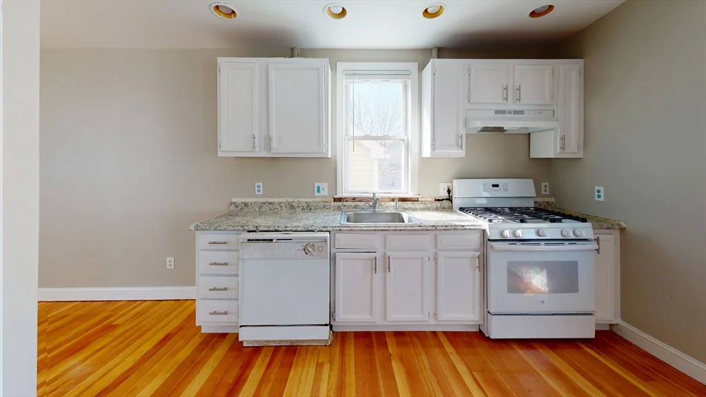 4 bed, 1 bath apartment for rent at 22-24 Kelley Ct Unit 22, Brighton