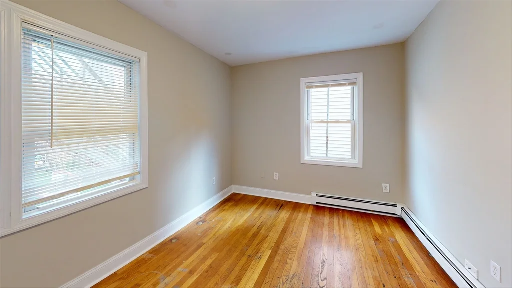 2 bed, 1 bath apartment for rent at 22-24 Kelley Ct Unit 24, Brighton — photo 3 of 9