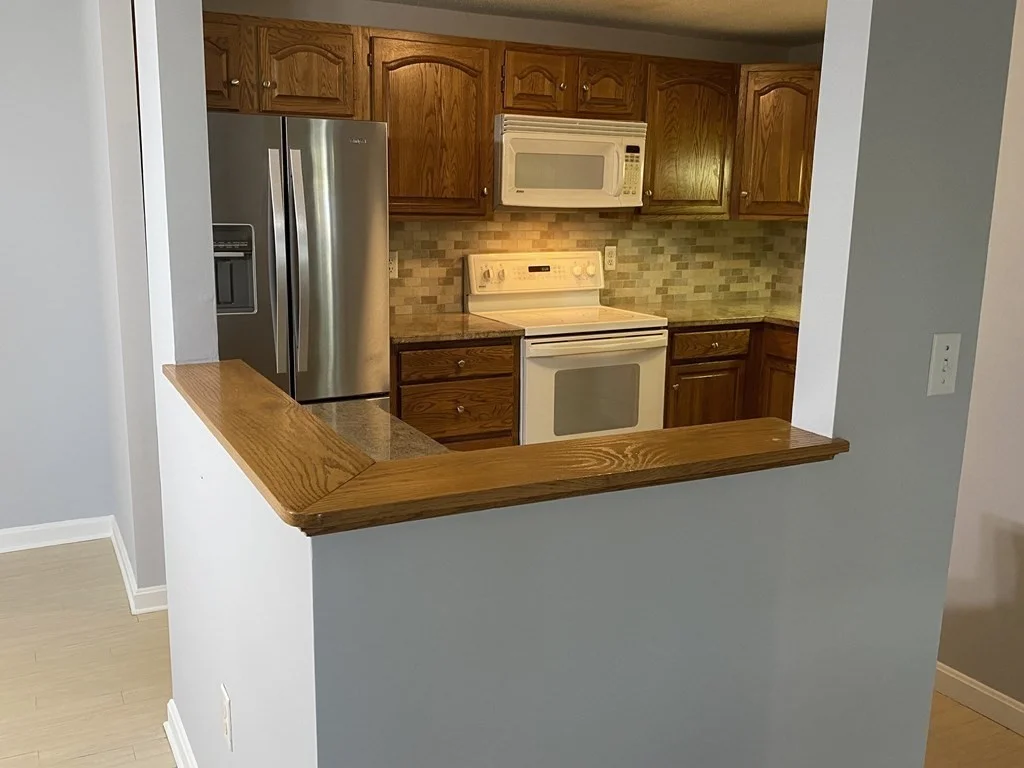 2 bed, 2 bath apartment for rent at 22 9th St Unit 203, Medford — photo 4 of 33