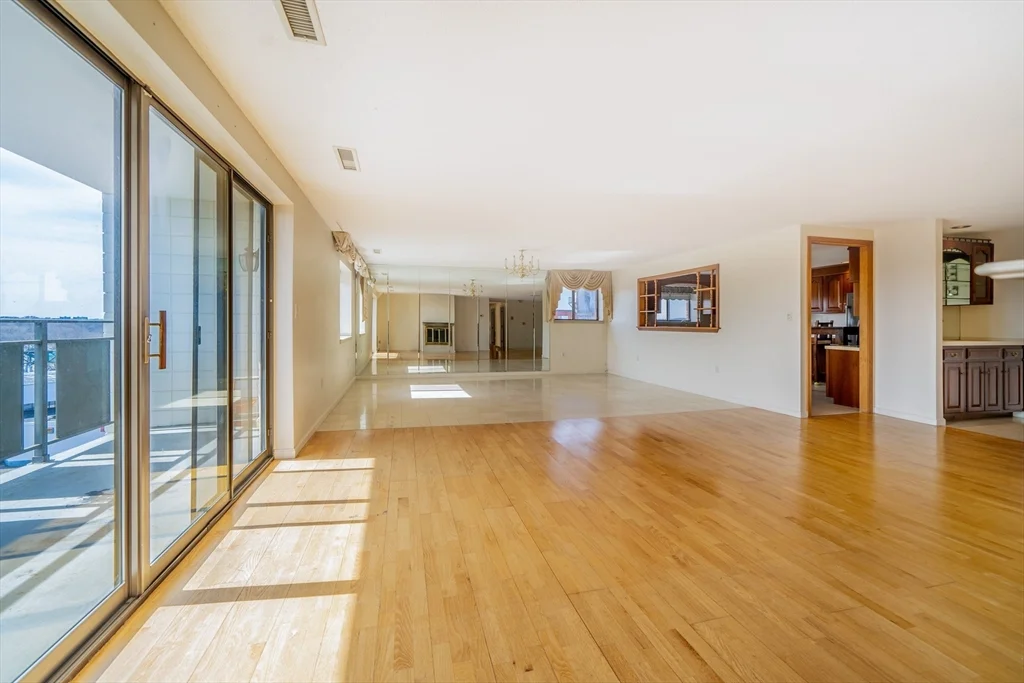 3 bed, 2 bath apartment for rent at 22 9th St Unit 802, Medford — photo 5 of 41