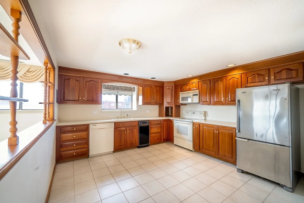 3 bed, 2 bath apartment for rent at 22 9th St Unit 802, Medford — photo 17 of 41