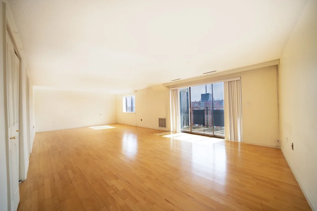 3 bed, 2 bath apartment for rent at 22 9th St Unit 802, Medford — photo 20 of 41