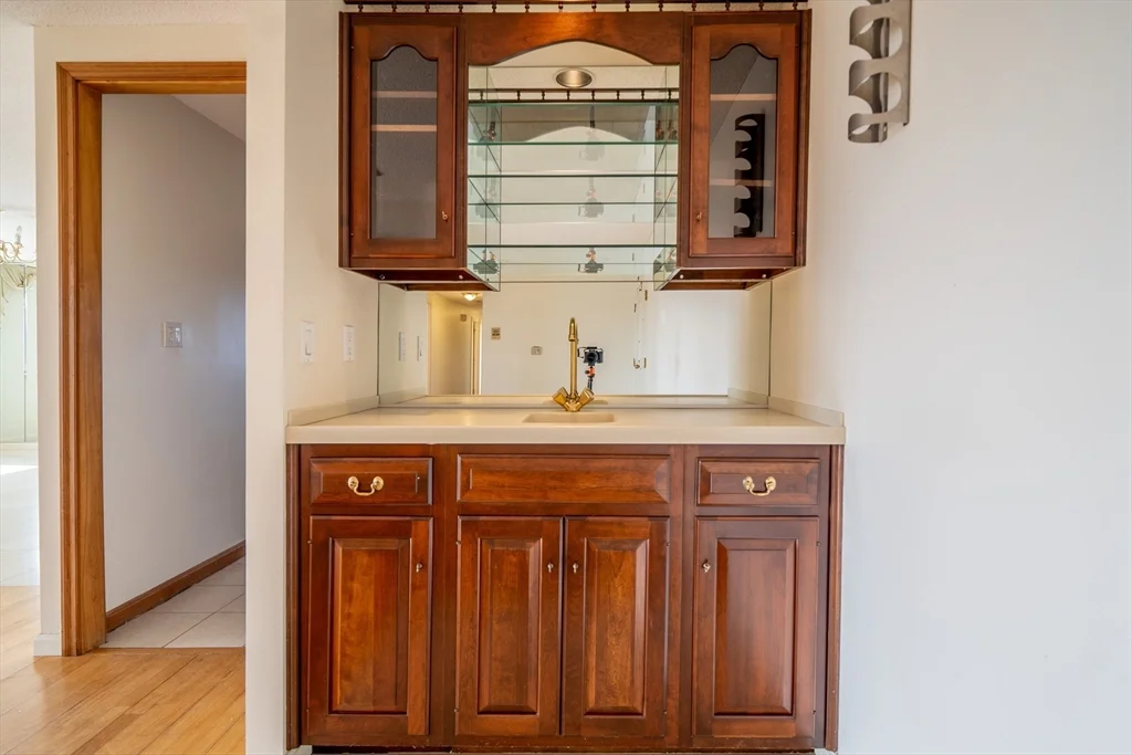 3 bed, 2 bath apartment for rent at 22 9th St Unit 802, Medford — photo 6 of 41
