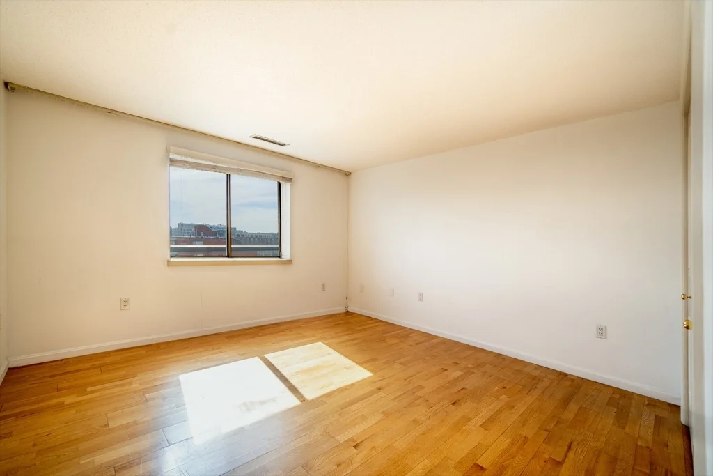 3 bed, 2 bath apartment for rent at 22 9th St Unit 802, Medford — photo 7 of 41