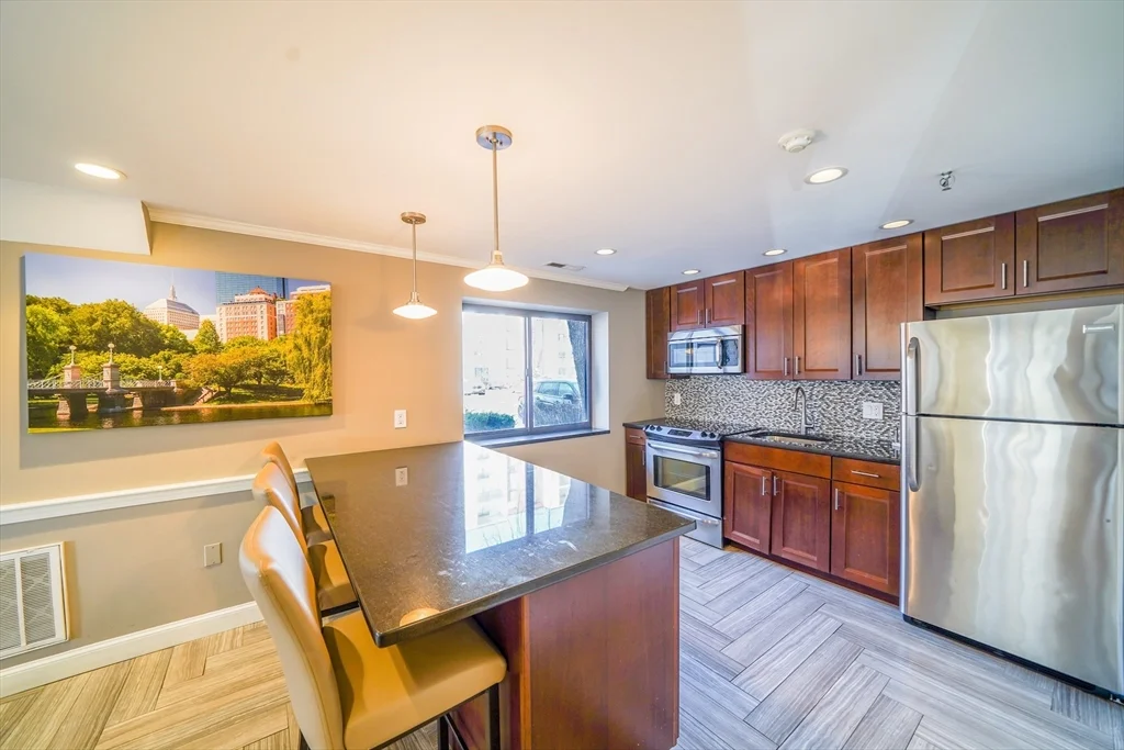 3 bed, 2 bath apartment for rent at 22 9th St Unit 802, Medford — photo 30 of 41