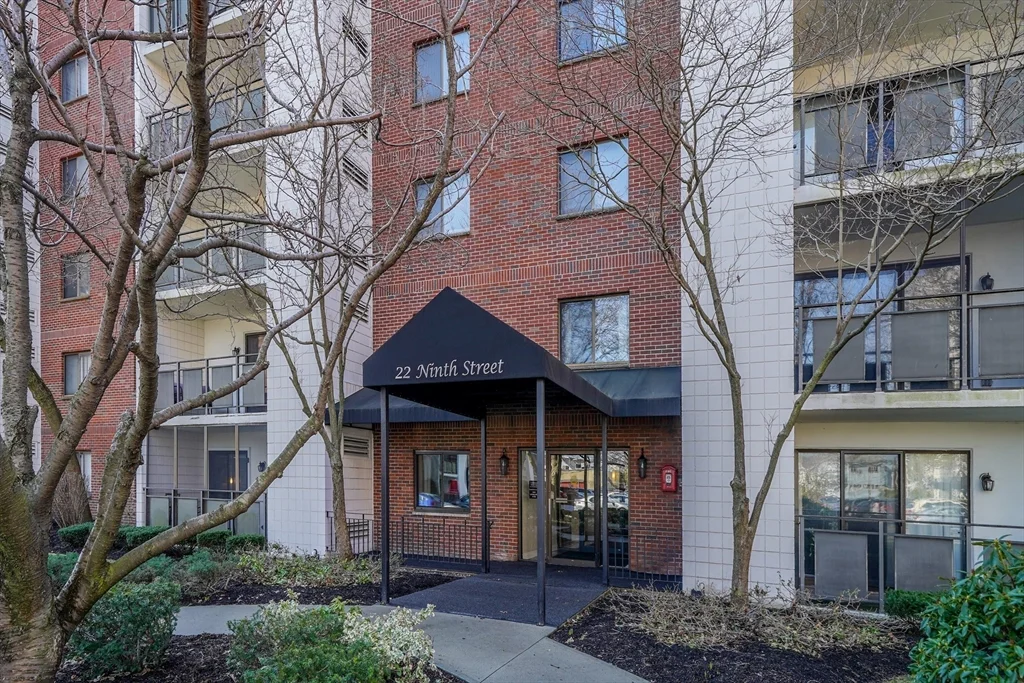 3 bed, 2 bath apartment for rent at 22 9th St Unit 802, Medford — photo 35 of 41