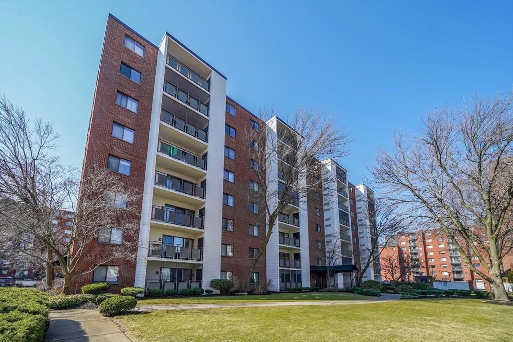 3 bed, 2 bath apartment for rent at 22 9th St Unit 802, Medford — photo 37 of 41