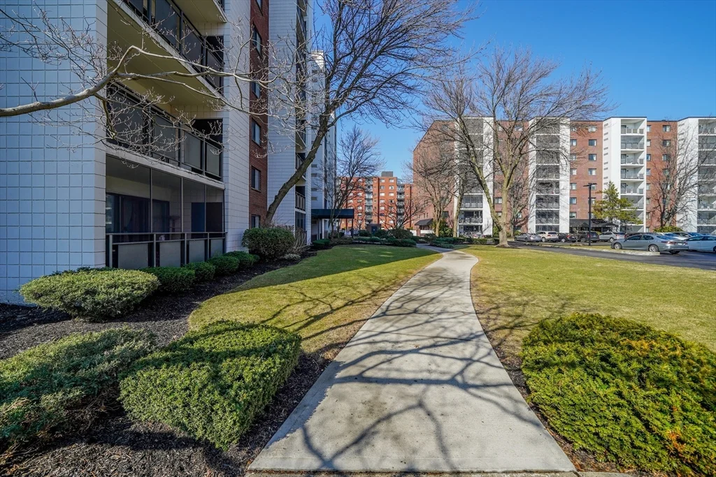 3 bed, 2 bath apartment for rent at 22 9th St Unit 802, Medford — photo 38 of 41