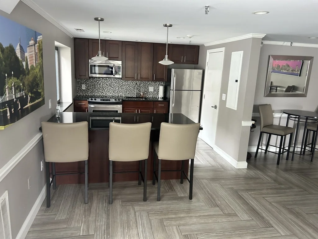 2 bed, 2 bath apartment for rent at 22 9th St Unit 803, Medford — photo 25 of 39