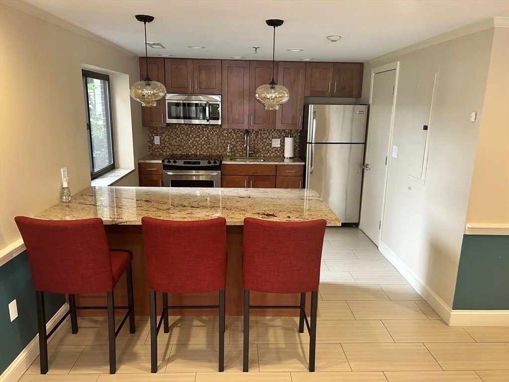 2 bed, 2 bath apartment for rent at 22 9th St Unit 803, Medford — photo 33 of 39