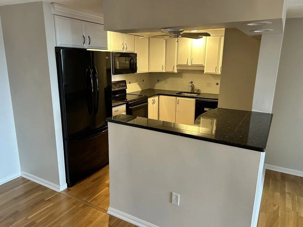 2 bed, 2 bath apartment for rent at 22 9th St Unit 803, Medford — photo 4 of 39