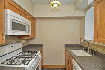 2 bed, 1 bath apartment for rent at 22 A Bellvista Rd Unit 22A, Brighton — photo 2 of 20