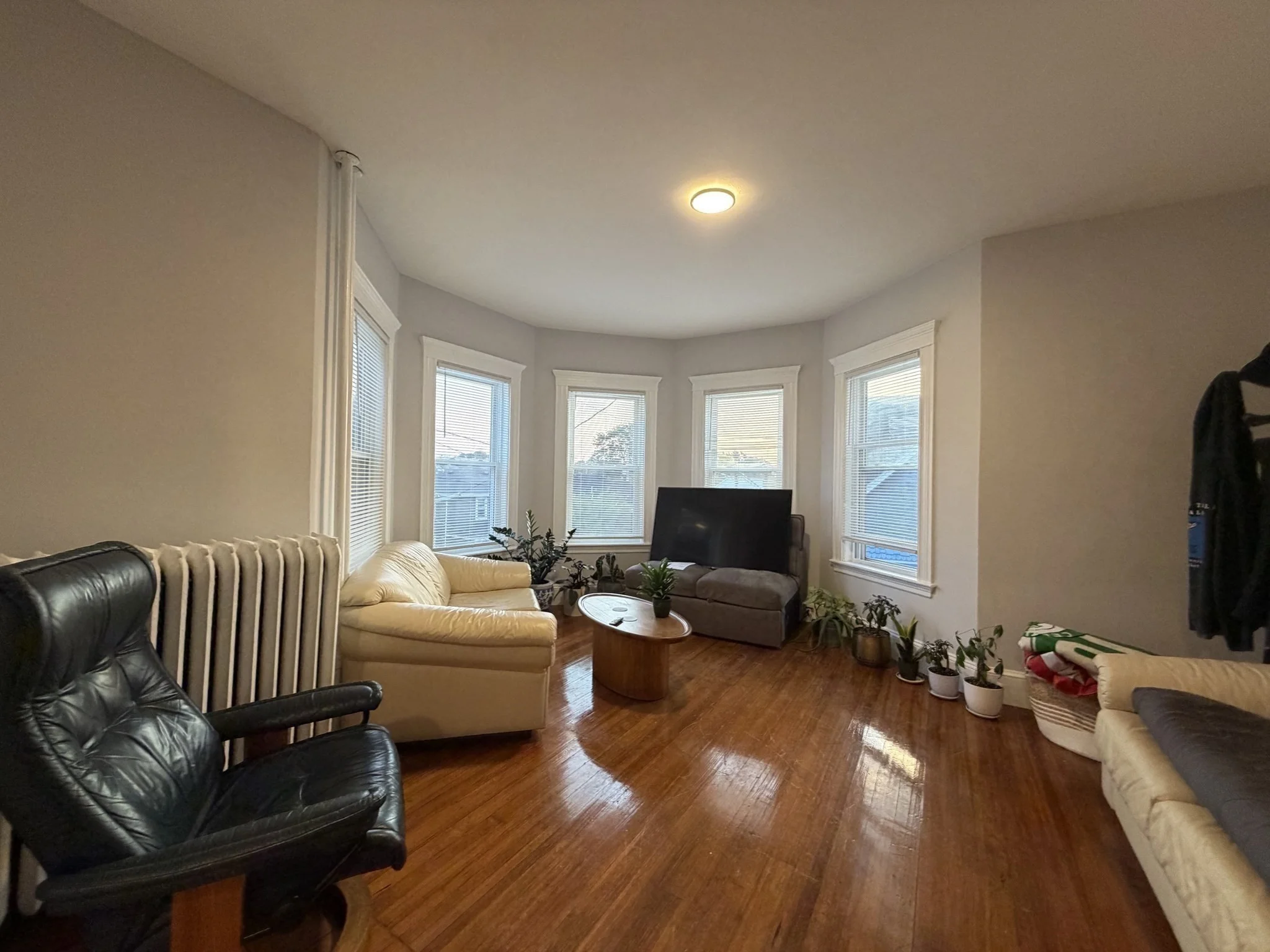 3 bed, 1 bath apartment for rent at 22 Adams St Unit 2, Winthrop Center — photo 4 of 27