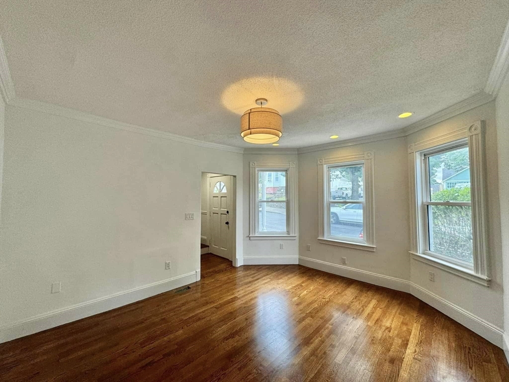 4 bed, 2 bath apartment for rent at 22 Allen Ave, Lynn — photo 6 of 18