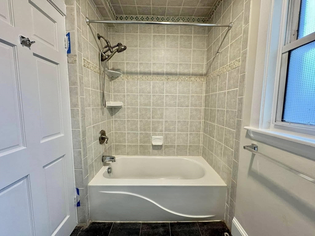 4 bed, 2 bath apartment for rent at 22 Allen Ave, Lynn — photo 14 of 18