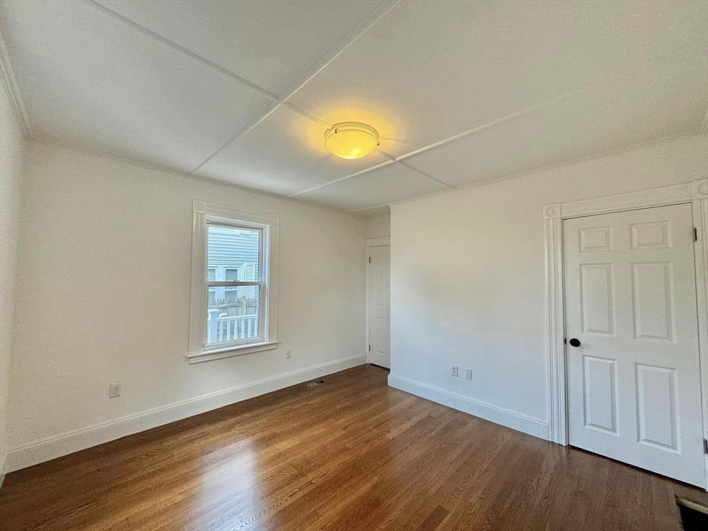 4 bed, 2 bath apartment for rent at 22 Allen Ave, Lynn — photo 7 of 18