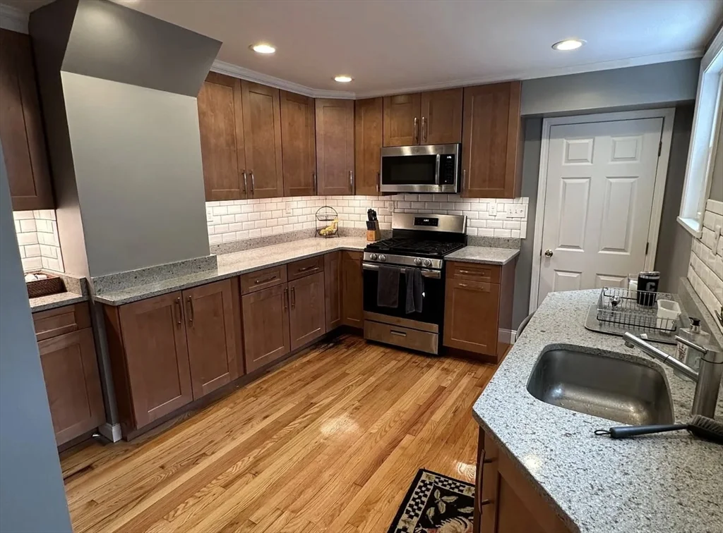 4 bed, 2 bath apartment for rent at 22 Allston St Unit 0, Charlestown — photo 1 of 19
