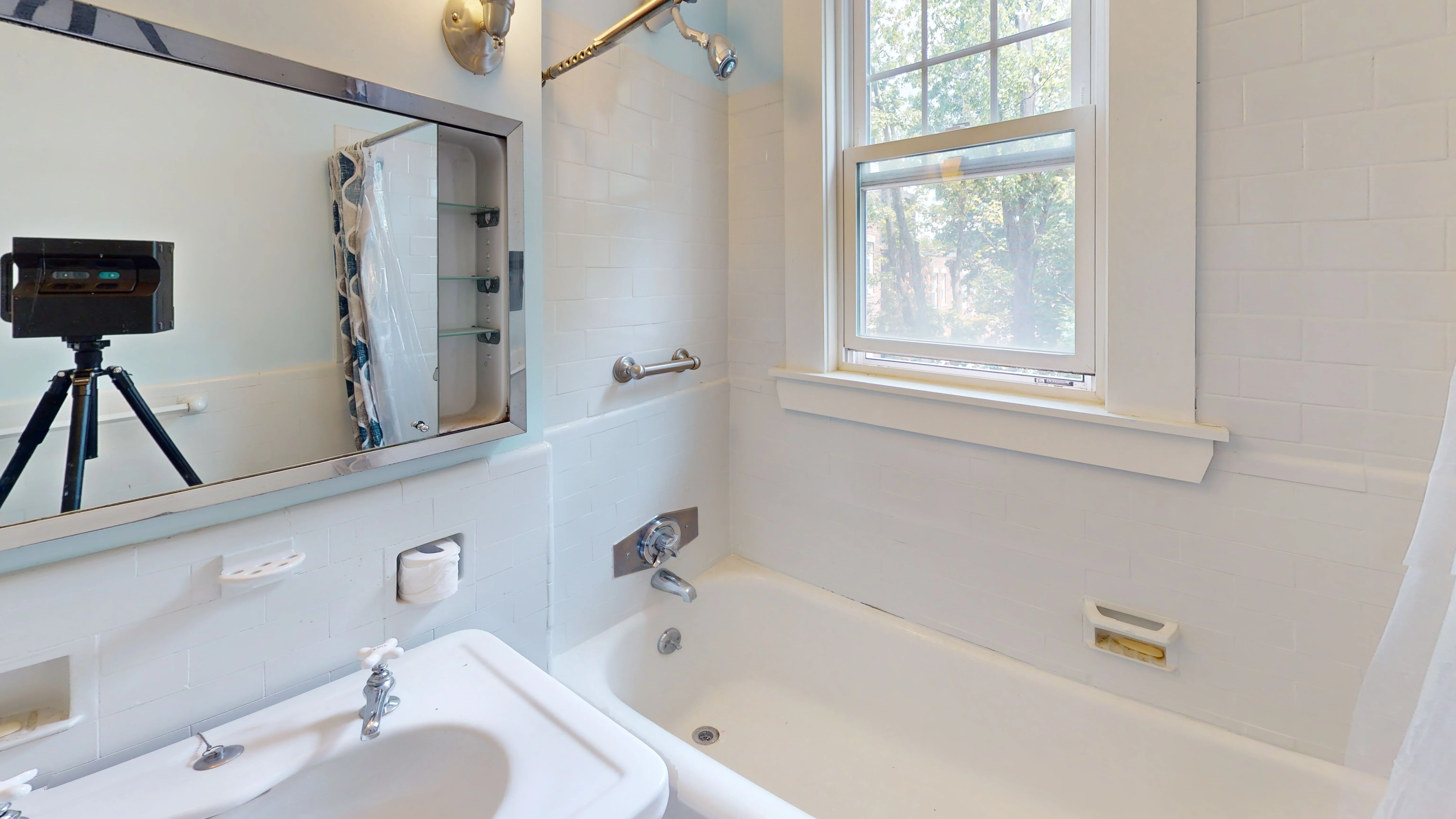 3 bed, 2 bath apartment for rent at 22 Alton Unit 2, Coolidge Corner — photo 5 of 19