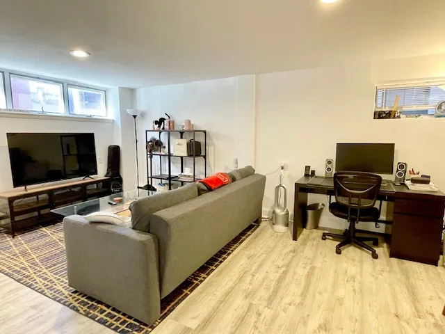 1 bed, 1 bath apartment for rent at 22 Anderson St Unit 22, Beacon Hill — photo 1 of 8