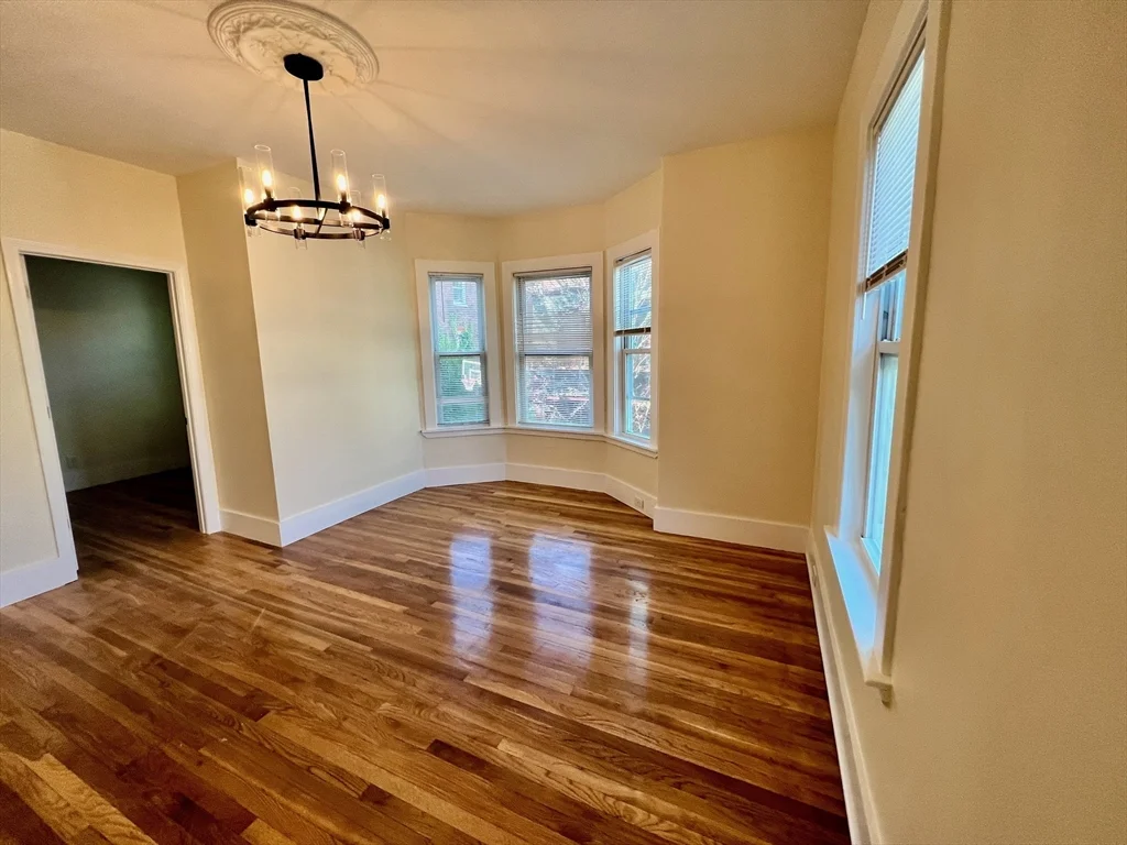 3 bed, 1 bath apartment for rent at 22 Anita Ter Unit 2, Roxbury — photo 3 of 9