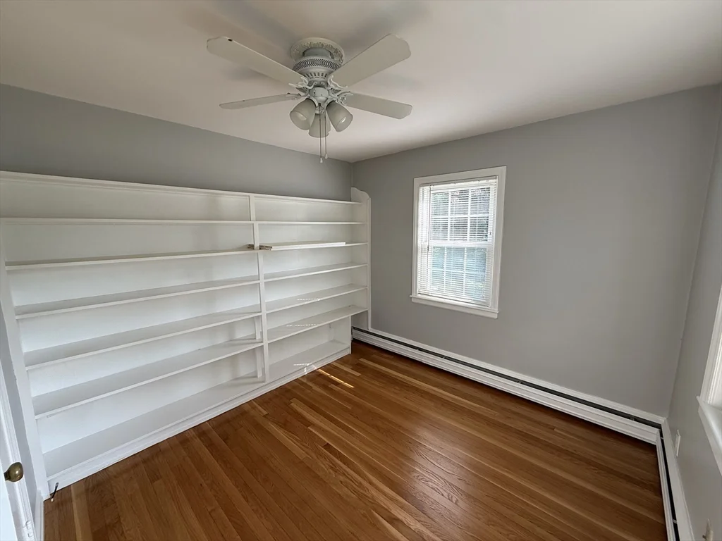 3 bed, 1 bath apartment for rent at 22 Arlington St, Dracut — photo 11 of 17