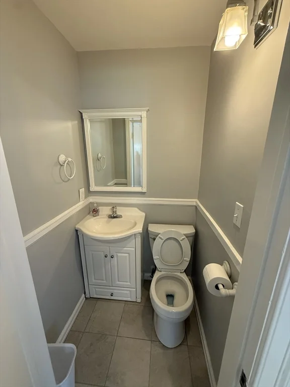 3 bed, 1 bath apartment for rent at 22 Arlington St, Dracut — photo 12 of 17