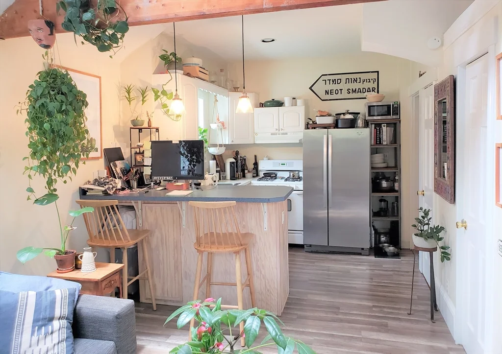 2 bed, 1 bath apartment for rent at 22 Armington St Unit R, Allston — photo 3 of 8