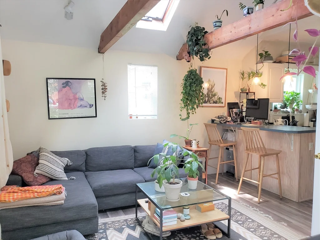 2 bed, 1 bath apartment for rent at 22 Armington St Unit R, Allston — photo 2 of 8