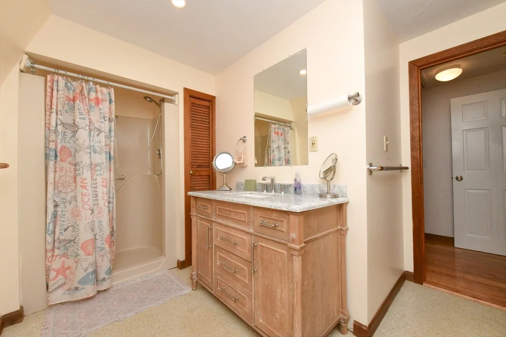 3 bed, 2 bath apartment for rent at 22 Ash St, Parkwood Beach — photo 37 of 42