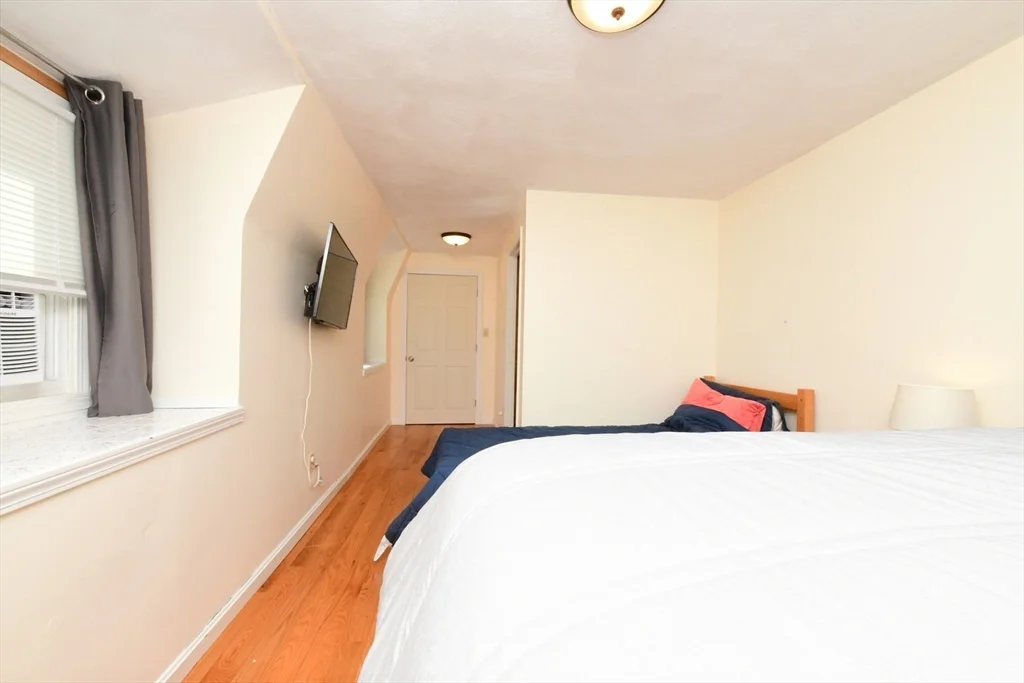 3 bed, 2 bath apartment for rent at 22 Ash St, Parkwood Beach — photo 32 of 42