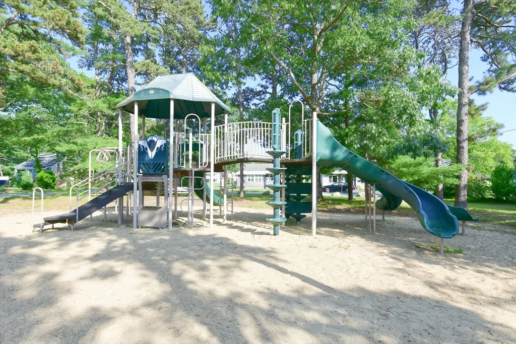 3 bed, 2 bath apartment for rent at 22 Ash St, Parkwood Beach — photo 41 of 42